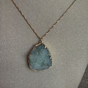Pendant necklace
